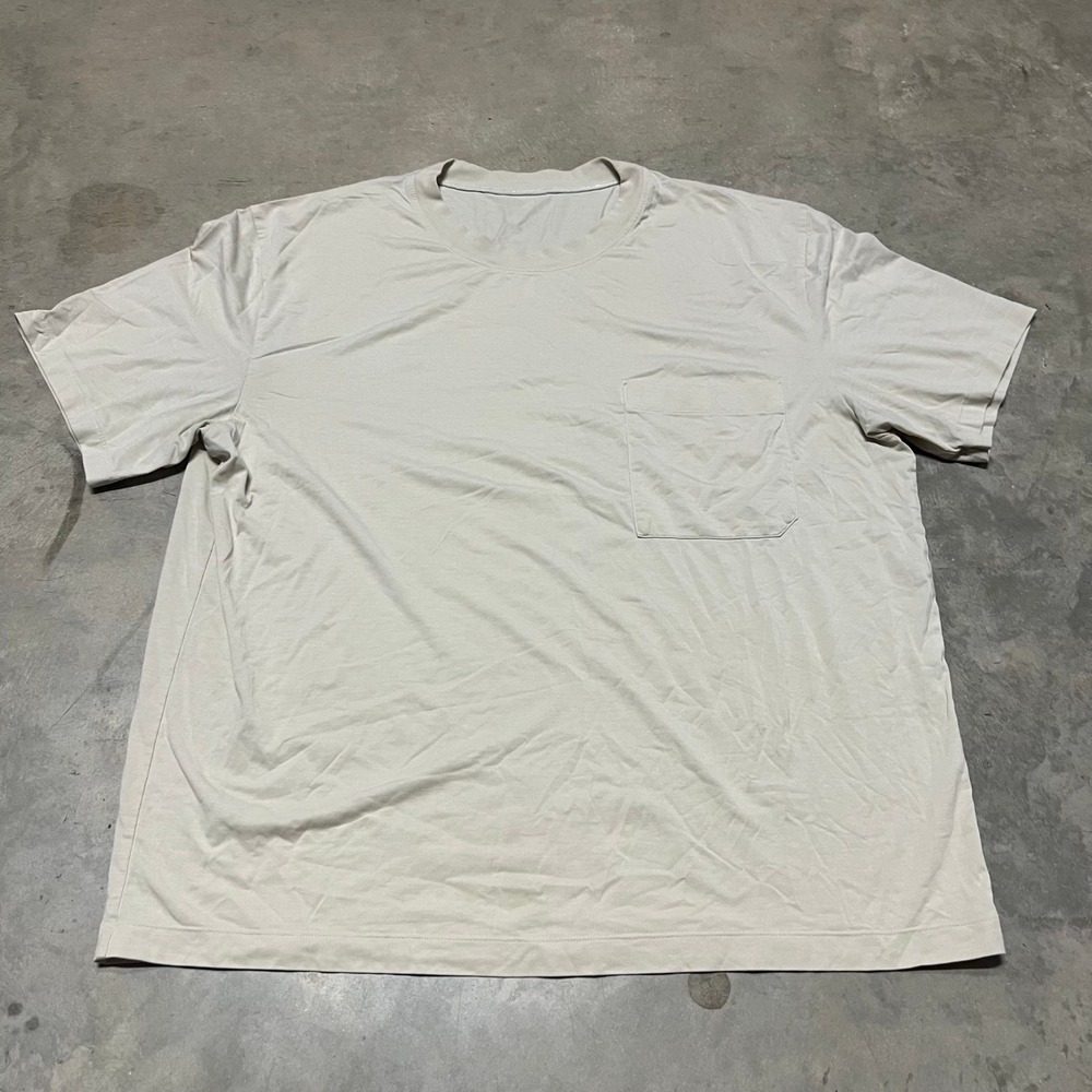 Lululemon Mens Short Sleeve Front Pocket T-Shirt Tan Beige Crew Neck XL